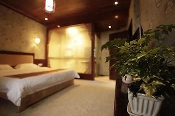 Bo Ai Inn- Lijiang Лицзян Экстерьер фото