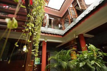 Bo Ai Inn- Lijiang Лицзян Экстерьер фото
